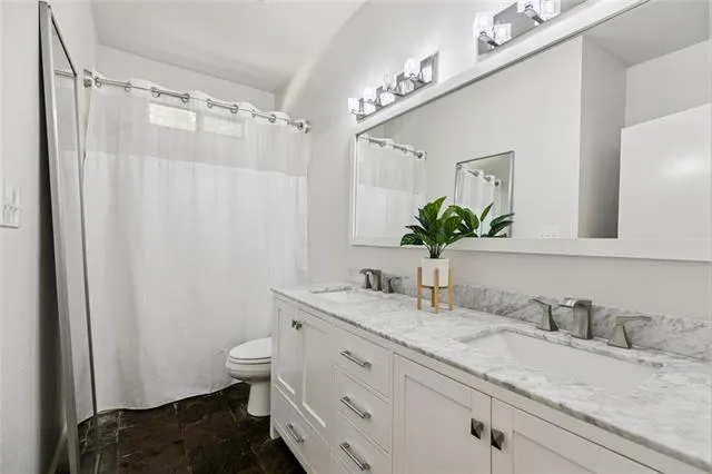 $1,025,000 | 4 North Azalea Drive, Covington, LA 70433