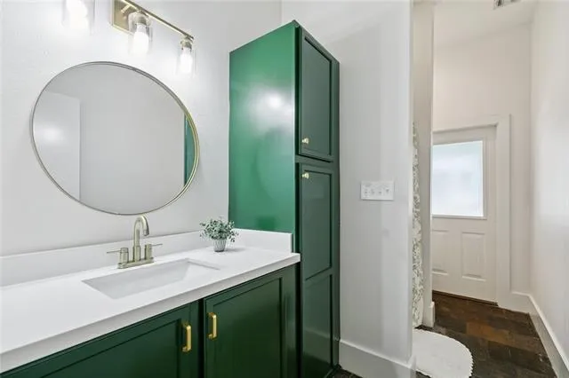 $1,025,000 | 4 North Azalea Drive, Covington, LA 70433