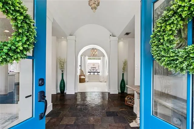 $1,025,000 | 4 North Azalea Drive, Covington, LA 70433