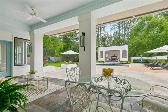 $1,025,000 | 4 North Azalea Drive, Covington, LA 70433