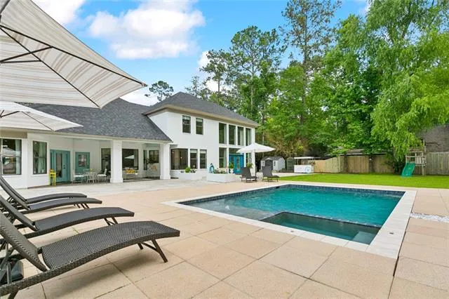$1,025,000 | 4 North Azalea Drive, Covington, LA 70433