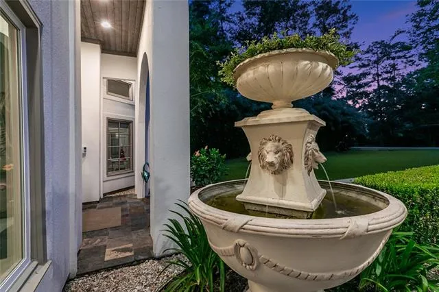 $1,025,000 | 4 North Azalea Drive, Covington, LA 70433