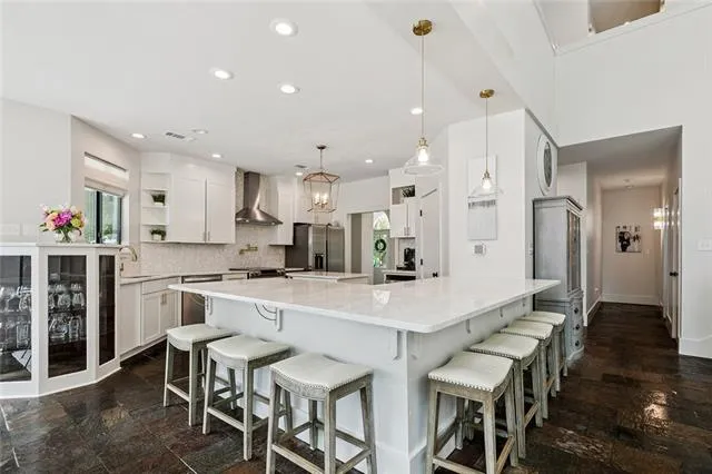 $1,025,000 | 4 North Azalea Drive, Covington, LA 70433