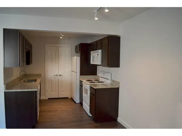 $1,100 | 3421 West 5th Street, Unit D, Fort Worth, TX 76107