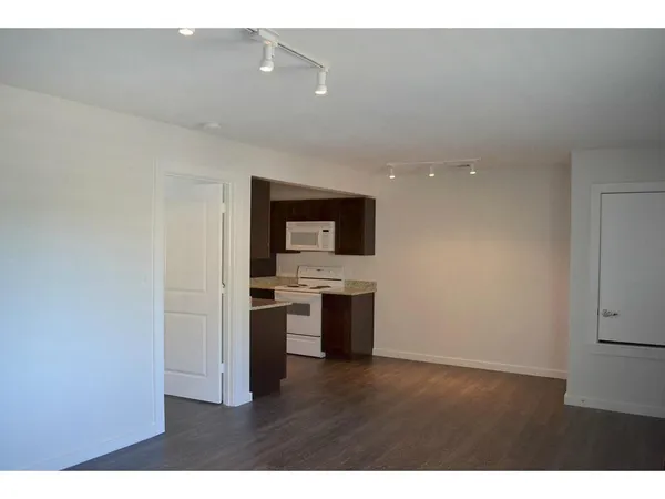 $1,100 | 3421 West 5th Street, Unit D, Fort Worth, TX 76107