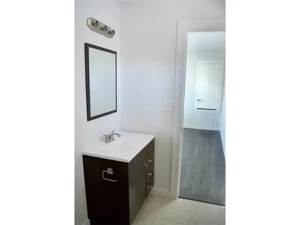 $1,100 | 3421 West 5th Street, Unit D, Fort Worth, TX 76107