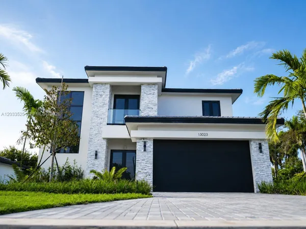 $9,990 | 13023 Davie Oaks Drive, Davie, FL 33325
