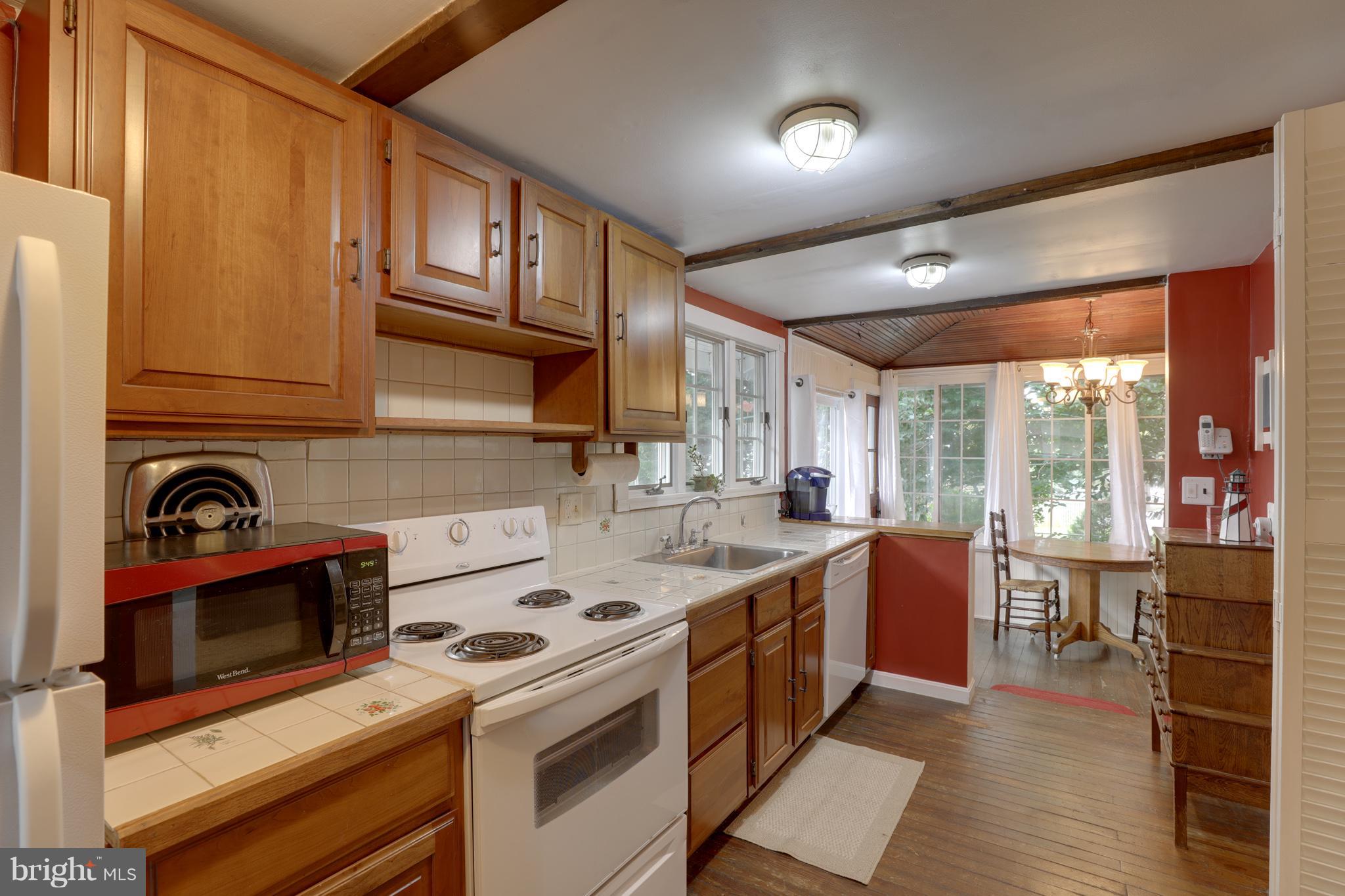 161 Park Road Pasadena, MD 21122 - Photo 11 of 30 Kitchen