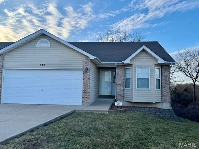 $260,000 | 613 Meadowview Court, Warrenton, MO 63383