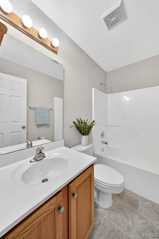 $260,000 | 613 Meadowview Court, Warrenton, MO 63383