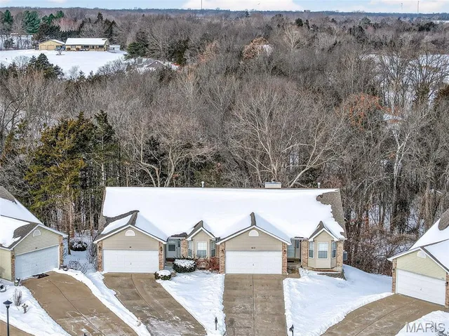 $260,000 | 613 Meadowview Court, Warrenton, MO 63383