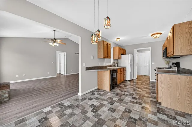 $260,000 | 613 Meadowview Court, Warrenton, MO 63383