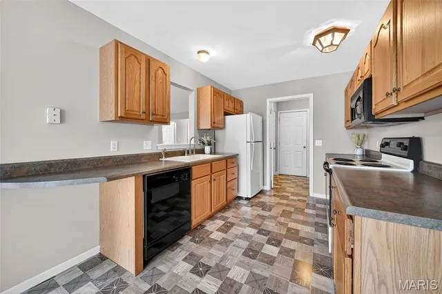 $260,000 | 613 Meadowview Court, Warrenton, MO 63383