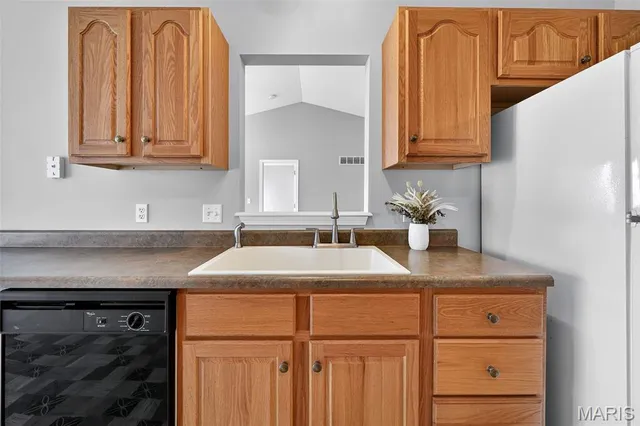 $260,000 | 613 Meadowview Court, Warrenton, MO 63383