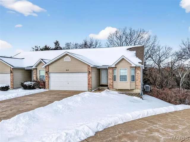 $260,000 | 613 Meadowview Court, Warrenton, MO 63383