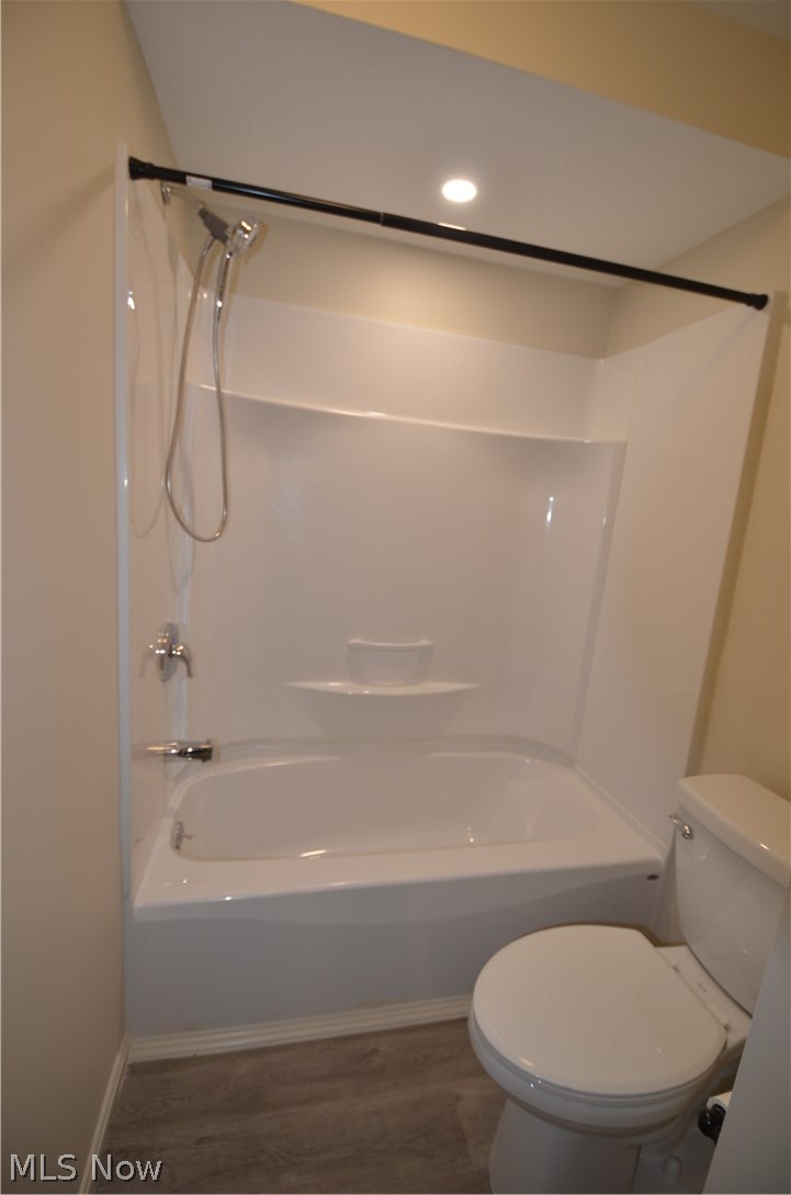 6933 West Fitzwater Road Brecksville, OH 44141 - Photo 11 of 18 En-suite bathroom for the Primary Bedroom.