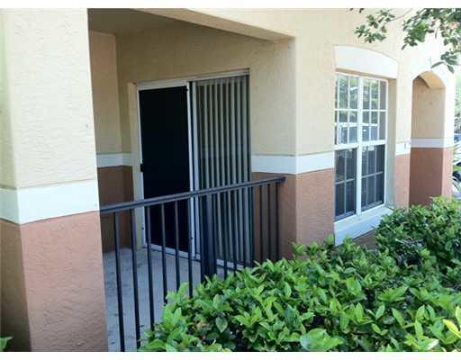 10372 Fox Trail Road South, Unit 613 Royal Palm Beach, FL 33411 - Photo 5 of 17 20130403192532681521000000-o