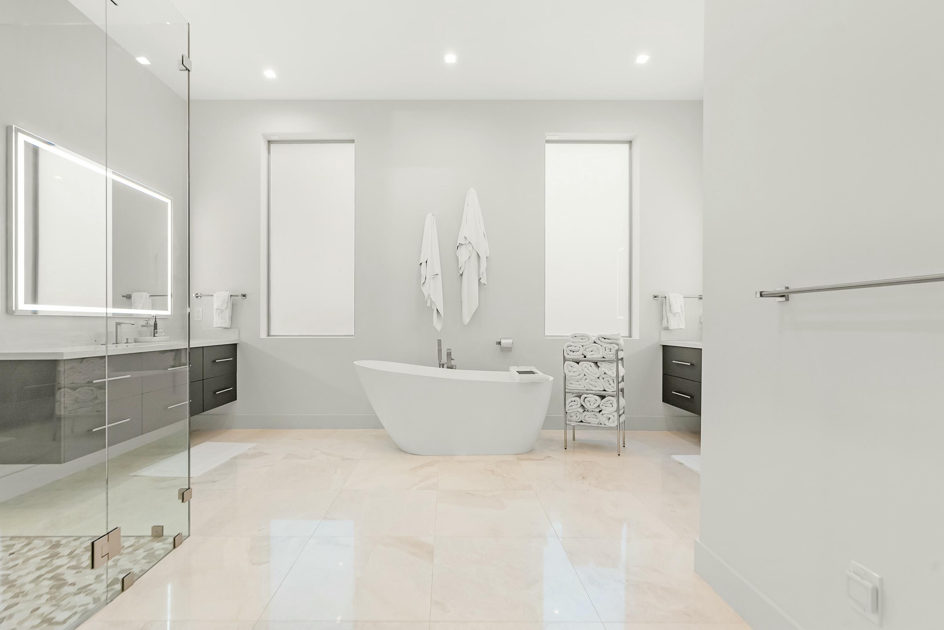 2162 Radnor Road North Palm Beach, FL 33408 - Photo 19 of 81 tempImagep1mEGW