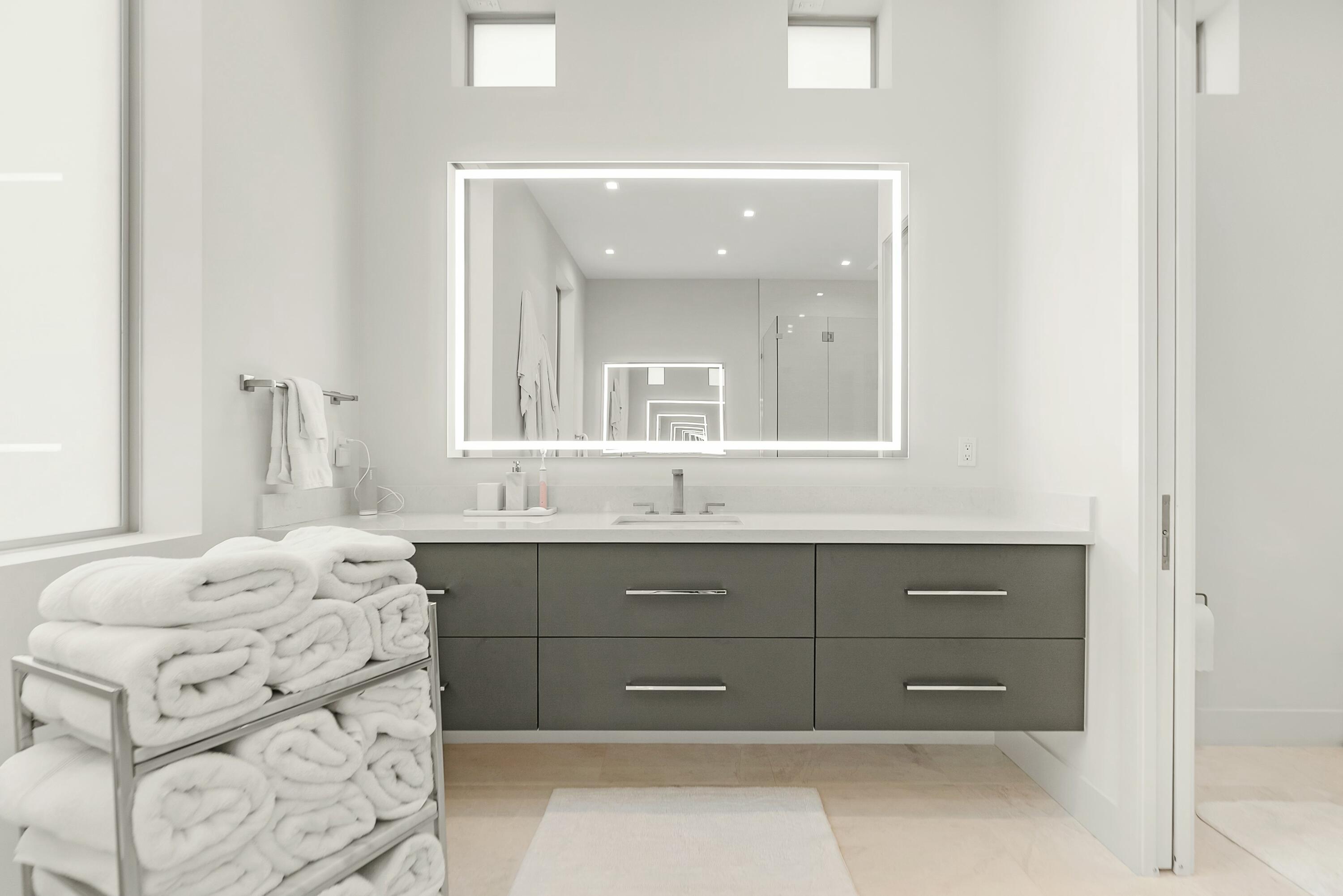 2162 Radnor Road North Palm Beach, FL 33408 - Photo 22 of 81 tempImageIvomxx