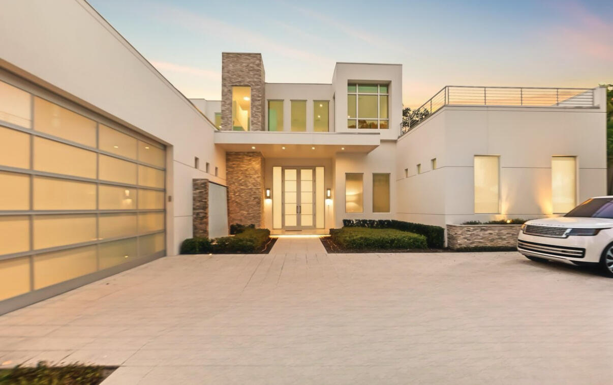 2162 Radnor Road North Palm Beach, FL 33408 - Photo 3 of 81 IMG_2115