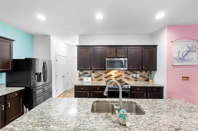 $285,000 | 977 Lancelot Drive, Lake Wales, FL 33853