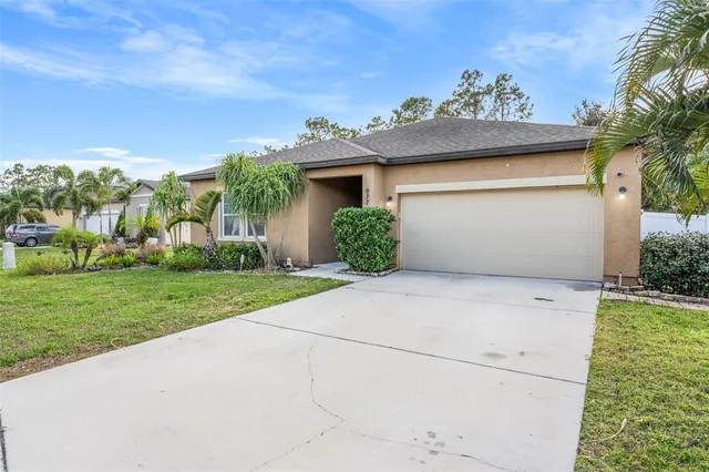 $285,000 | 977 Lancelot Drive, Lake Wales, FL 33853