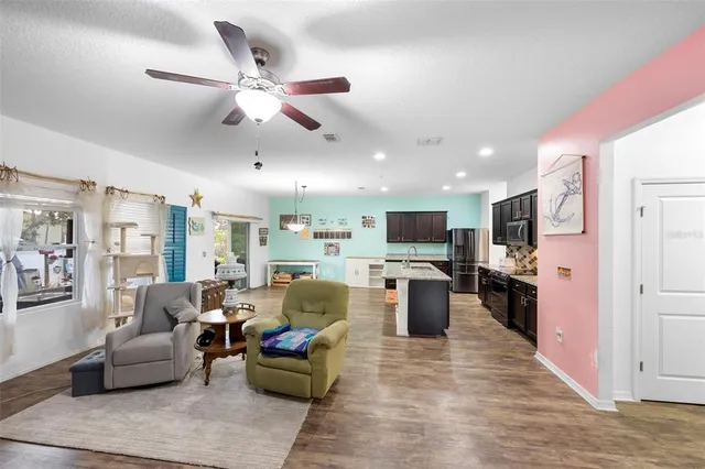 $285,000 | 977 Lancelot Drive, Lake Wales, FL 33853