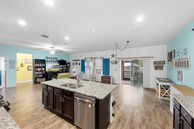 $285,000 | 977 Lancelot Drive, Lake Wales, FL 33853