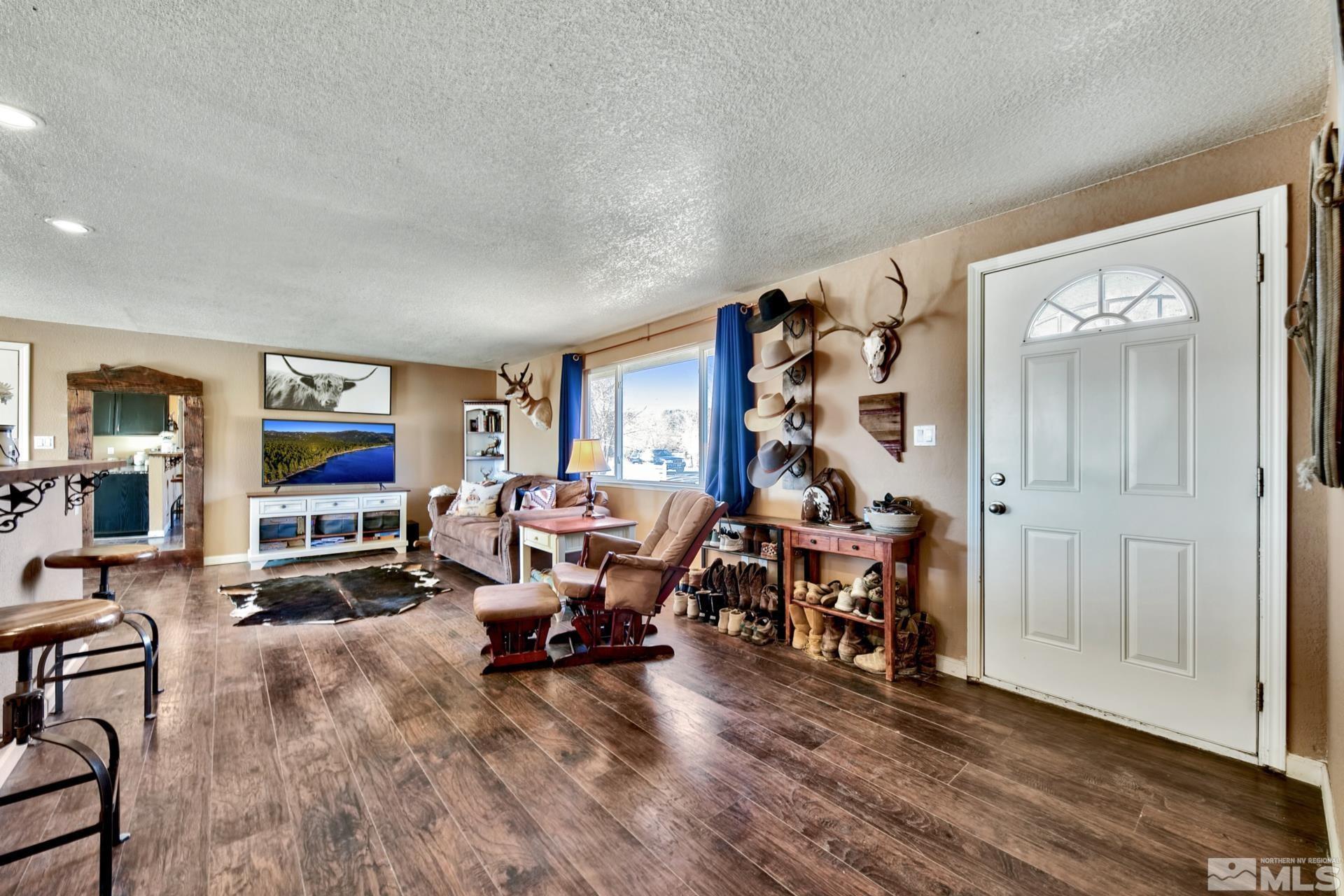 11580 Pepper Way Reno, NV 89506 - Photo 6 of 29 Photo 8