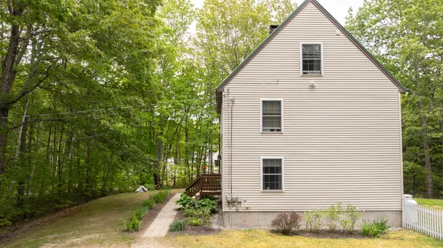 $589,000 | 25 Adirondack Drive, Hollis Center, ME 04042