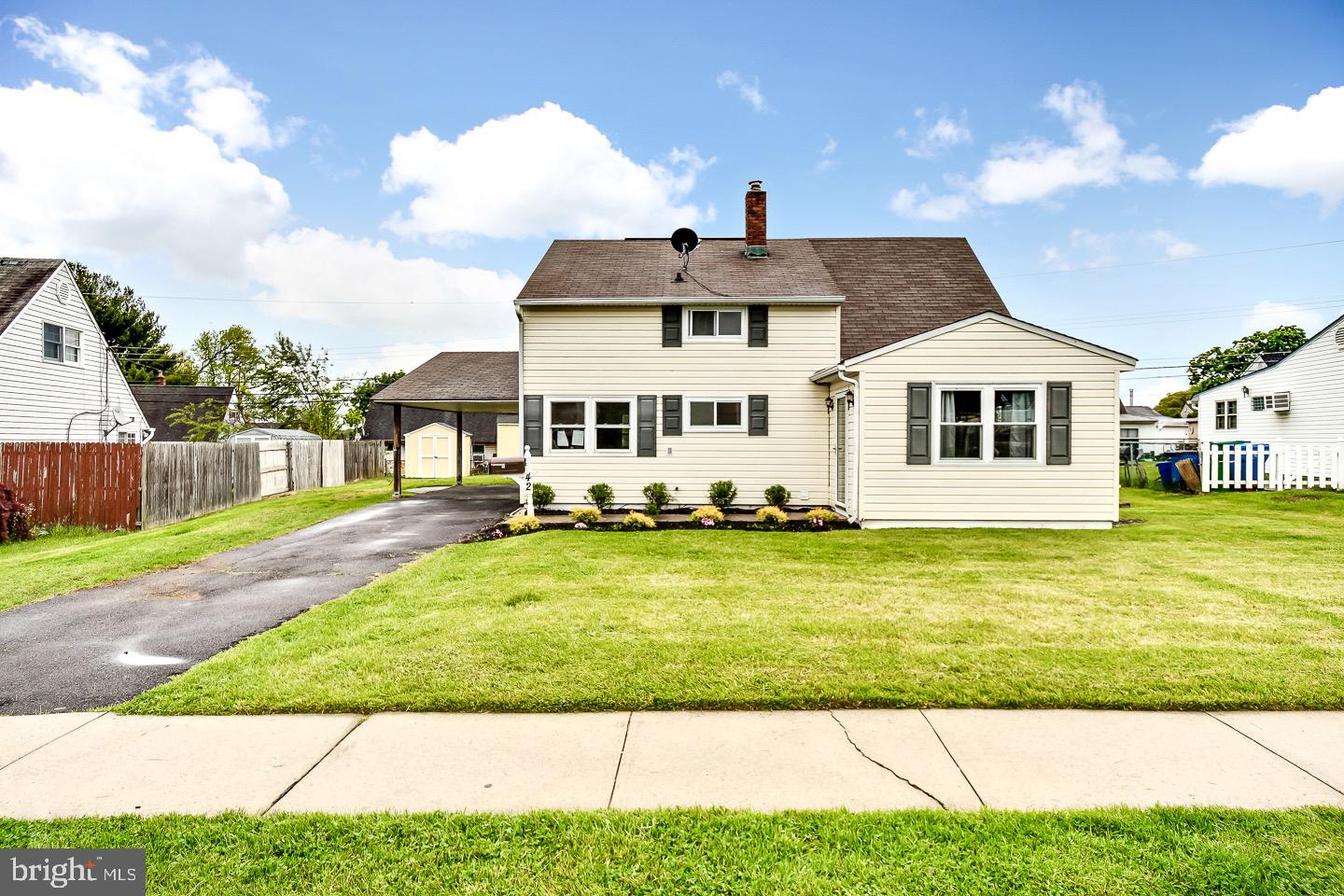 42 Winding Road Levittown, PA 19057 - Photo 1 of 11 Gallery Image 1