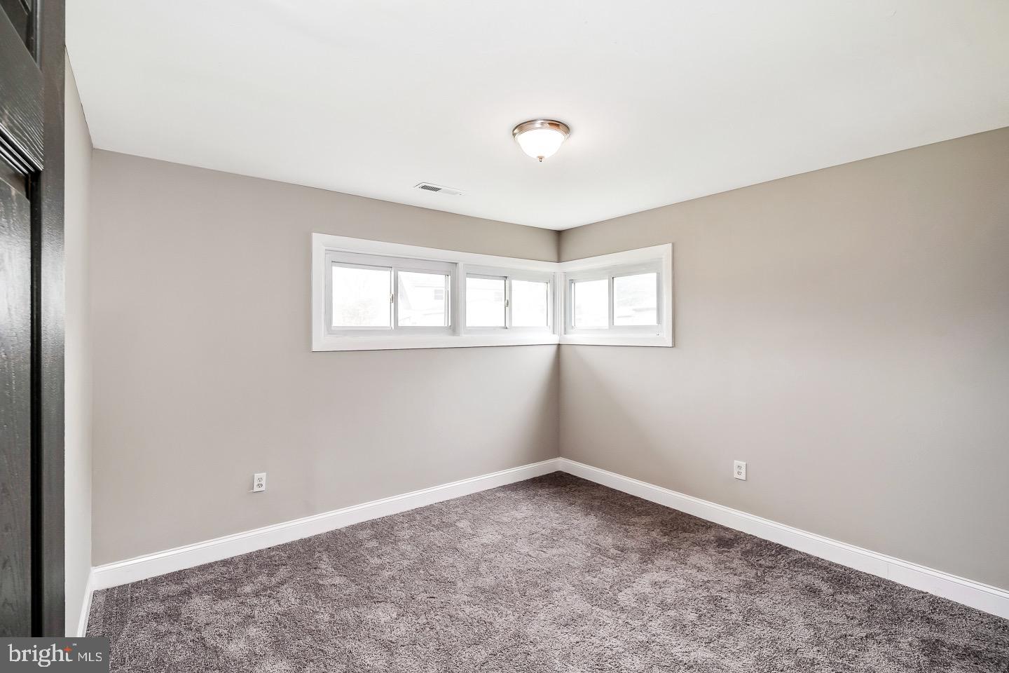 42 Winding Road Levittown, PA 19057 - Photo 6 of 11 Gallery Image 6