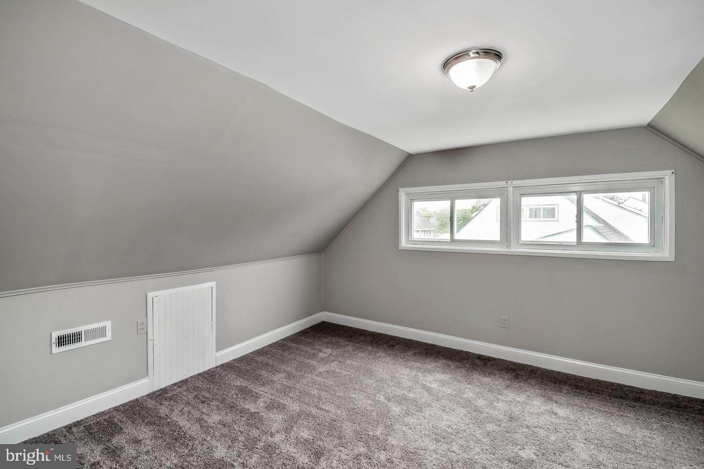 42 Winding Road Levittown, PA 19057 - Photo 8 of 11 Gallery Image 8