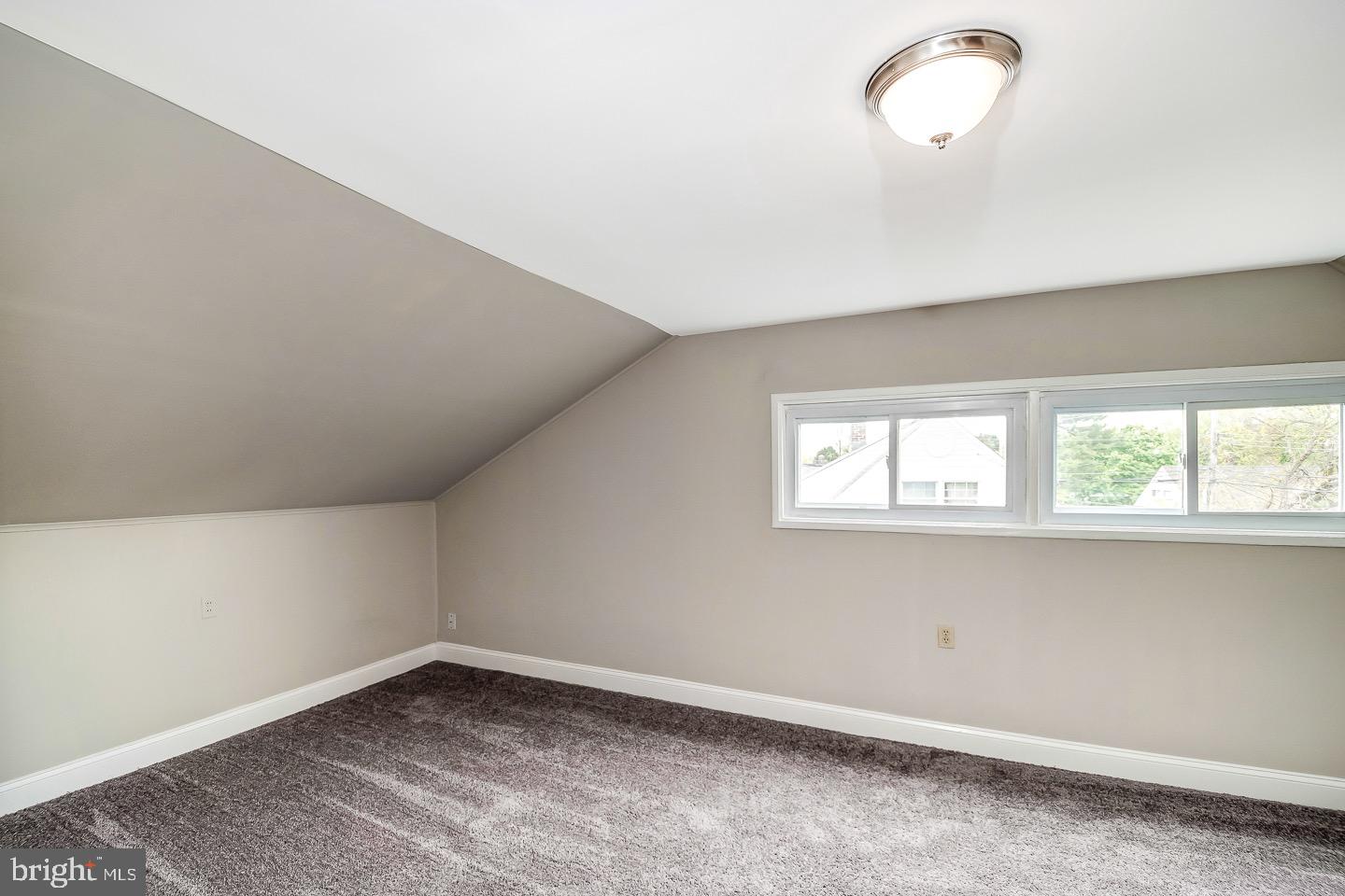 42 Winding Road Levittown, PA 19057 - Photo 10 of 11 Gallery Image 10