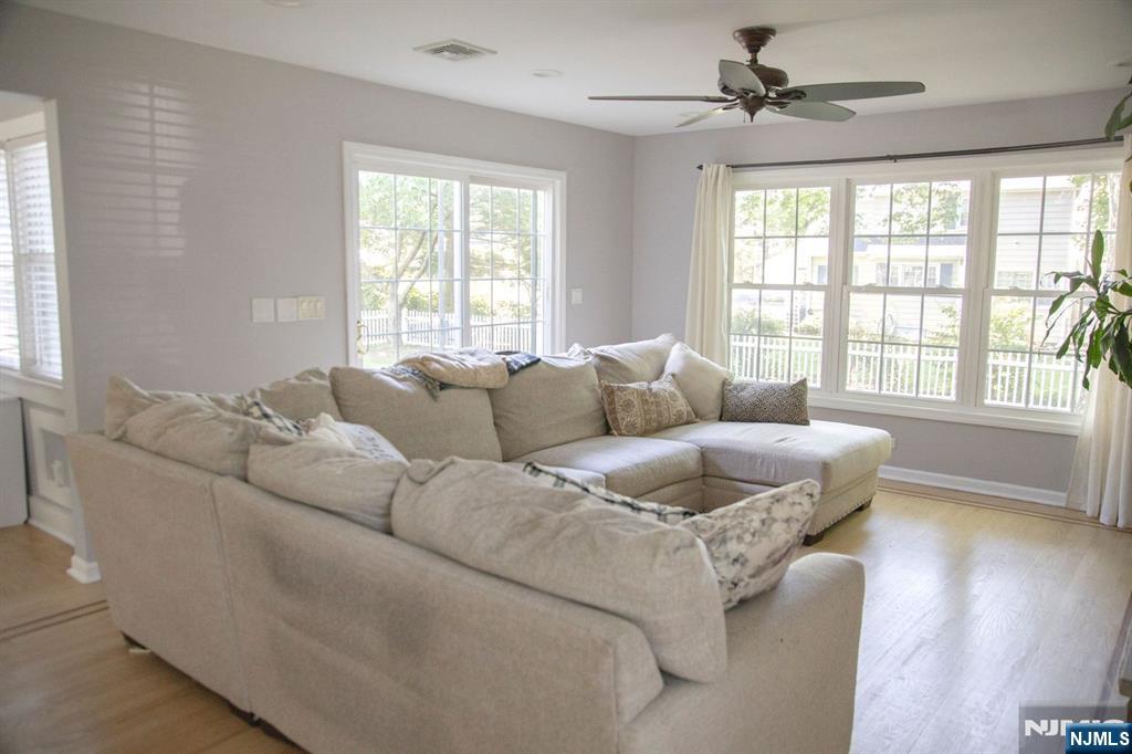 22 Warren Road Fair Lawn, NJ 07410 - Photo 11 of 45