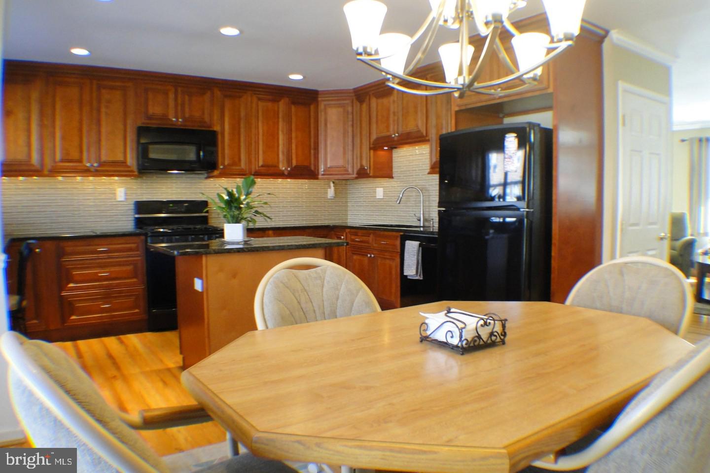 12740 Kenny Road Philadelphia, PA 19154 - Photo 9 of 31