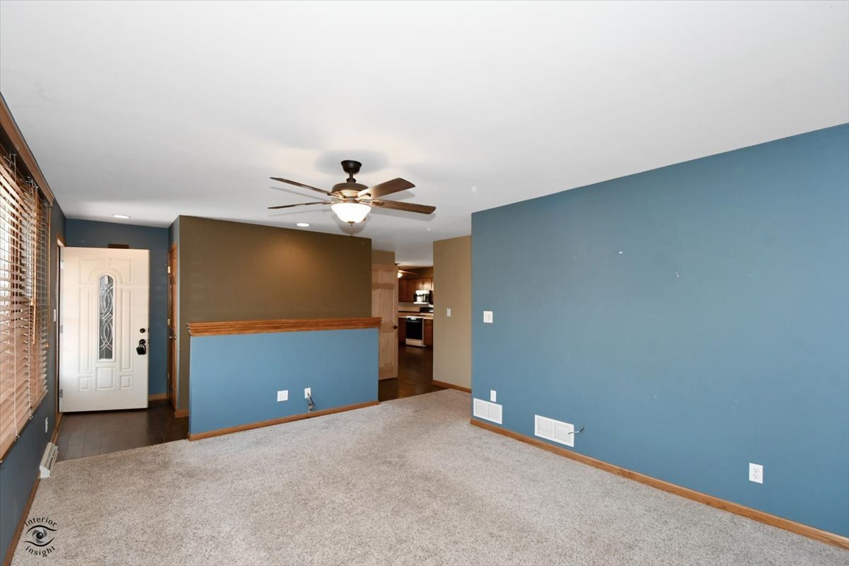 616 Northgate Road New Lenox, IL 60451 - Photo 11 of 34 a view of a workspace