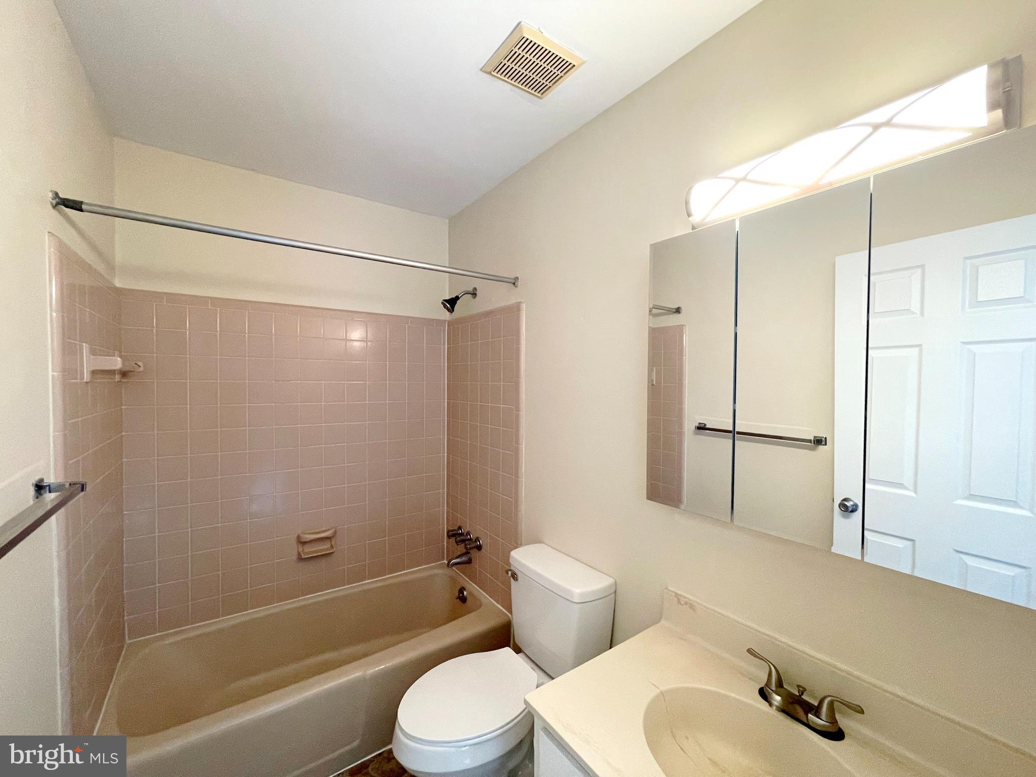 40865 Spring House Lane Leonardtown, MD 20650 - Photo 18 of 33 Primary bath