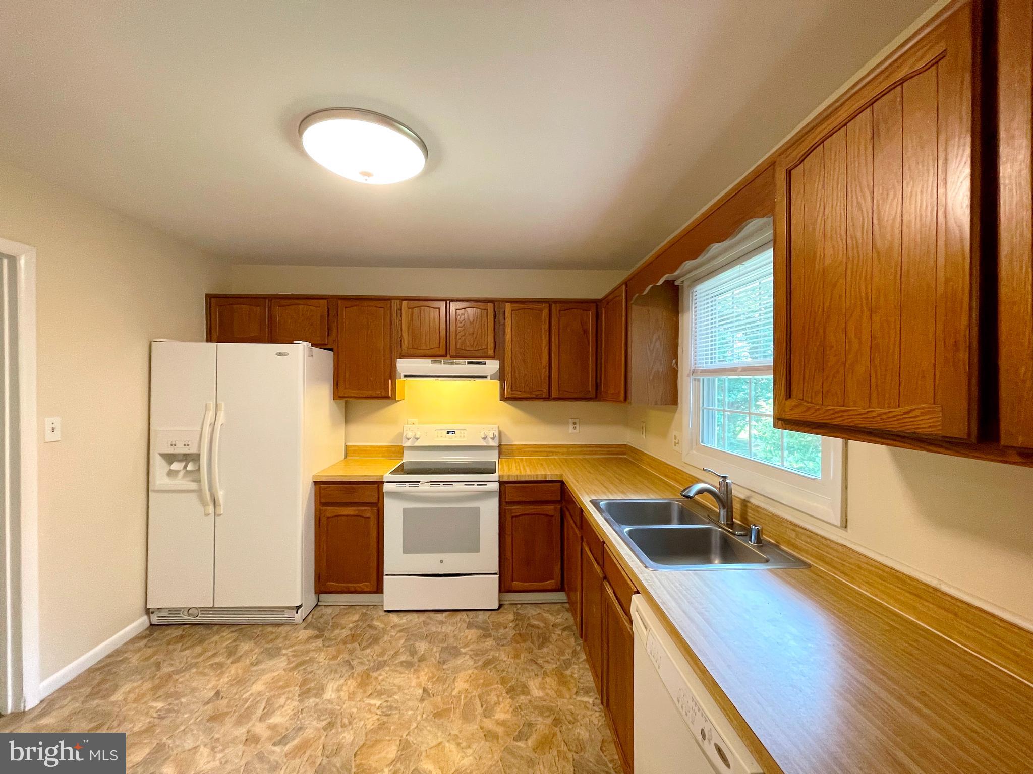 40865 Spring House Lane Leonardtown, MD 20650 - Photo 6 of 33 Ktichen