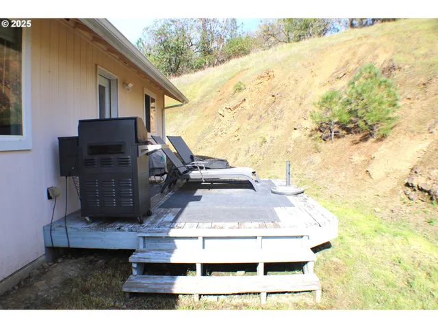 $349,000 | 1357 Ballard Court, Myrtle Creek, OR 97457