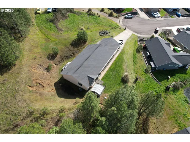 $349,000 | 1357 Ballard Court, Myrtle Creek, OR 97457