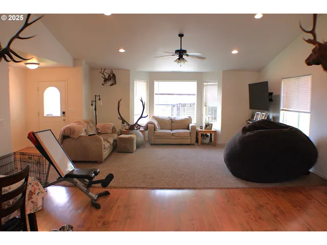 $349,000 | 1357 Ballard Court, Myrtle Creek, OR 97457