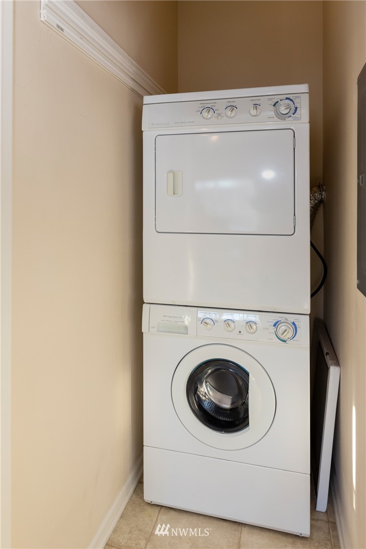 214 South 48th Street, Unit 45B Renton, WA 98055 - Photo 21 of 30 a utility room with dryer and washer