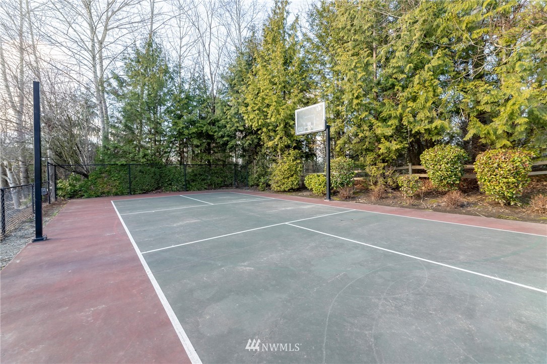 214 South 48th Street, Unit 45B Renton, WA 98055 - Photo 30 of 30 a view of a garden with basketball court