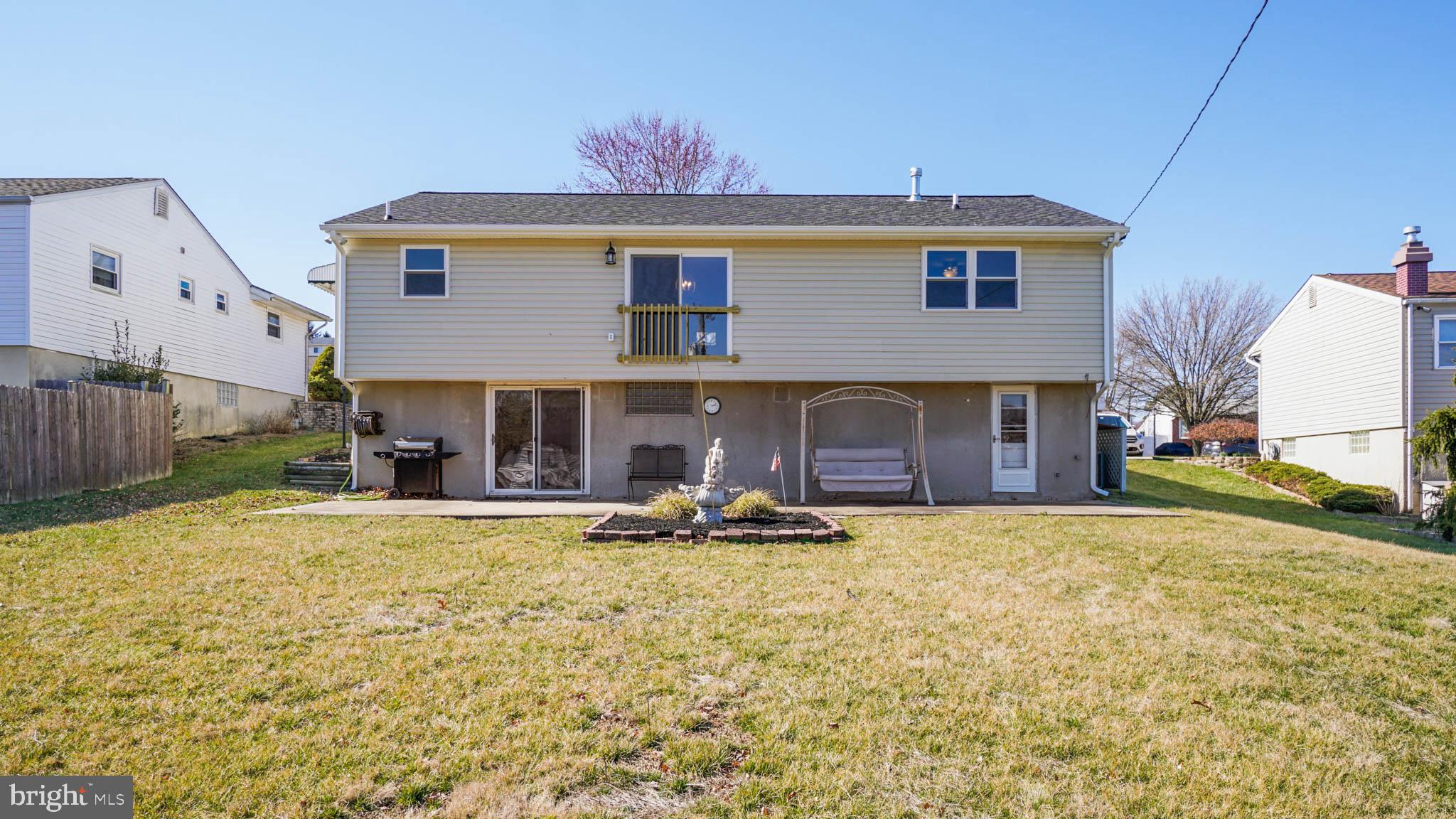 1523 National Road Baltimore, MD 21237 - Photo 24 of 26 Large open back yard for all your needs.