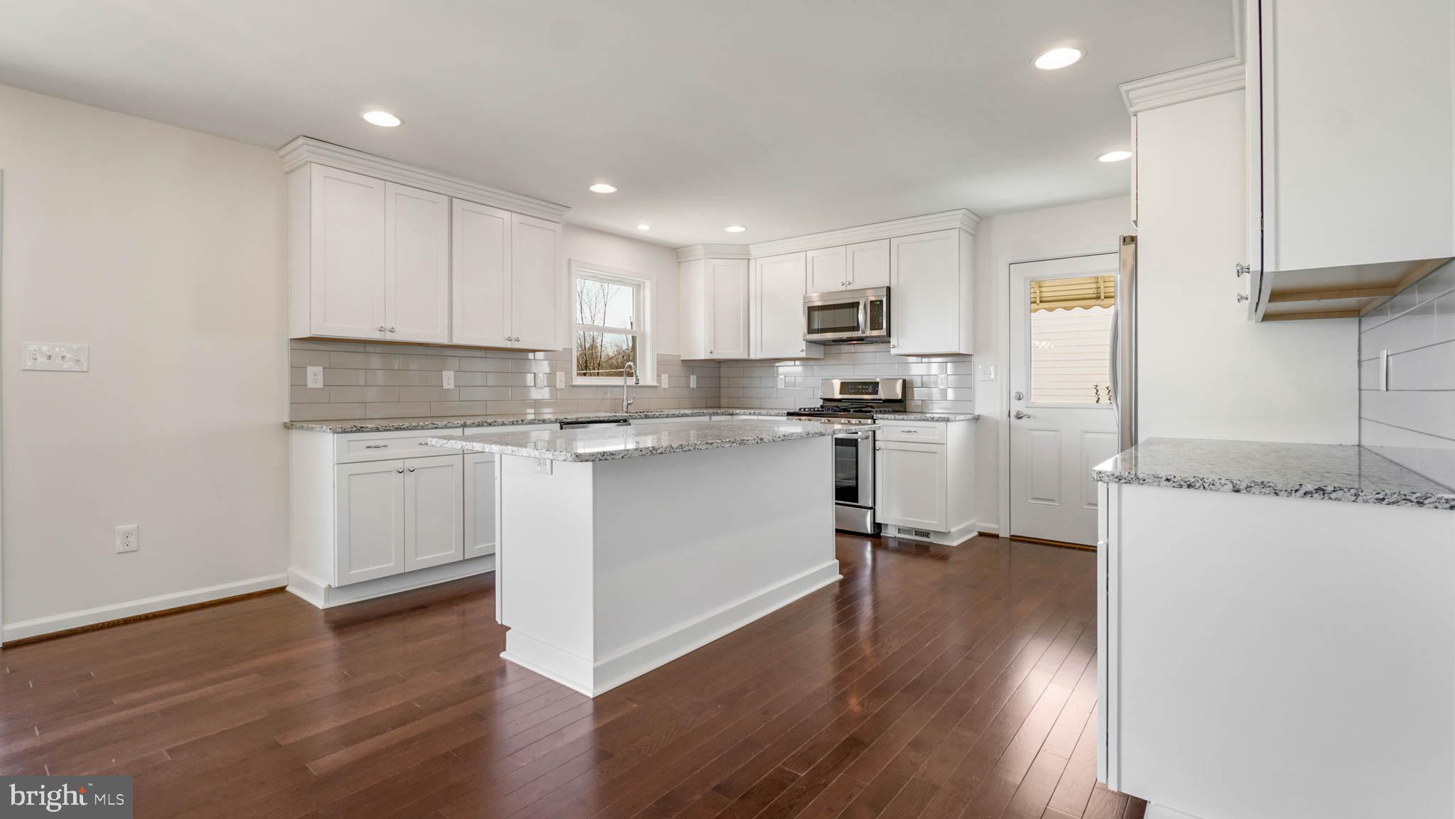 1523 National Road Baltimore, MD 21237 - Photo 5 of 26 Plenty of room for all your culinary needs!
