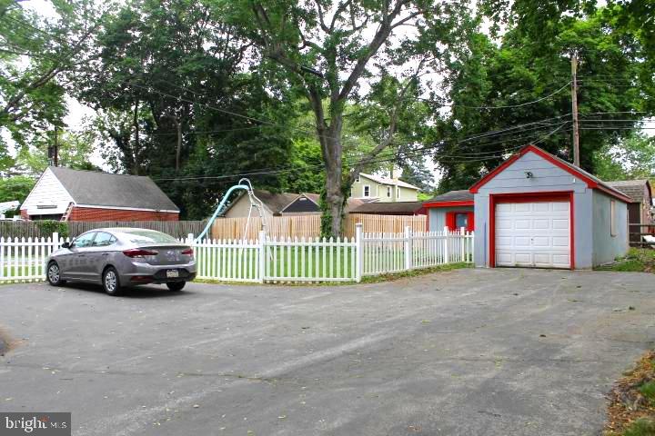 32 South Wakefield Road Norristown, PA 19403 - Photo 4 of 33 Gallery Image 4
