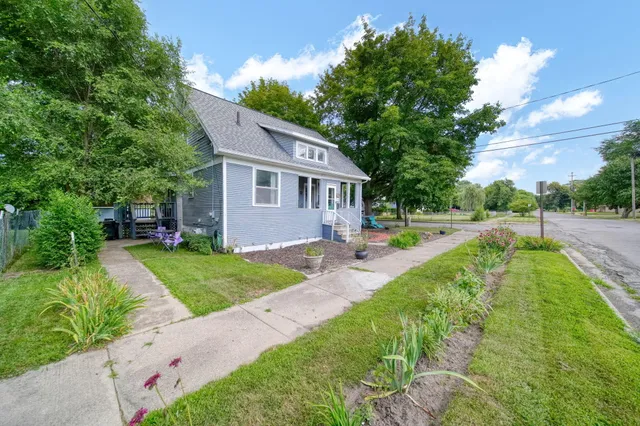 $119,500 | 1717 Carl Breeding Way, Jackson, MI 49203