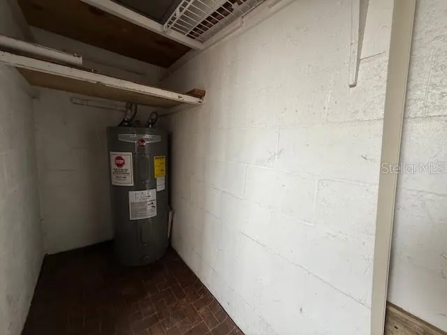 a view of utility room