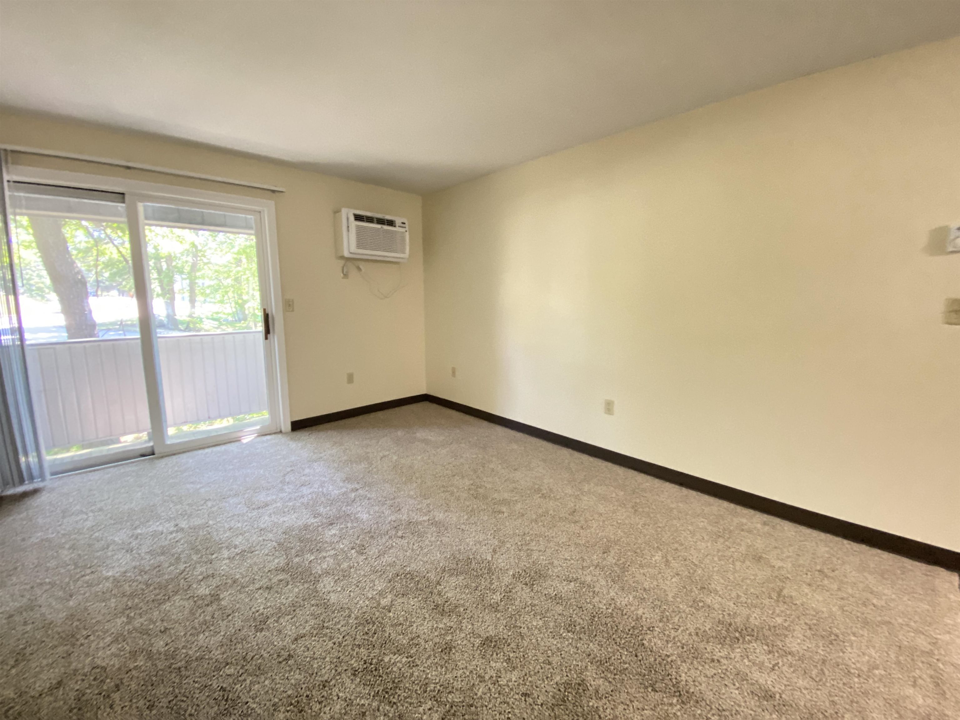 167 Eastern Avenue, Unit 201 Manchester, NH 03104 - Photo 17 of 36